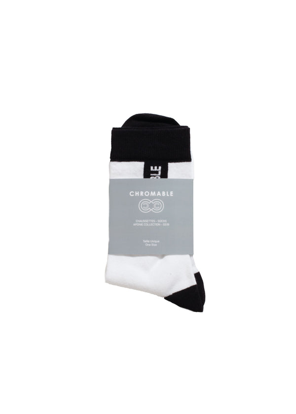Signature Socks - White/Black - Packaging - CHROMABLE Paris SS19 - White and black unisex calf-high socks